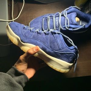 Jordan 11  navy